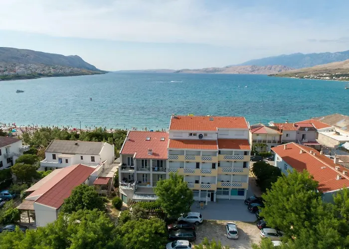 Galeb Pag - At The Main Πανσιόν 3*