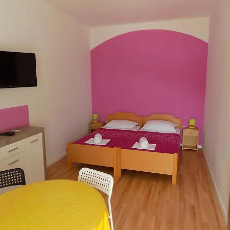 Galeb Pag - At The Main 3* Pag Town