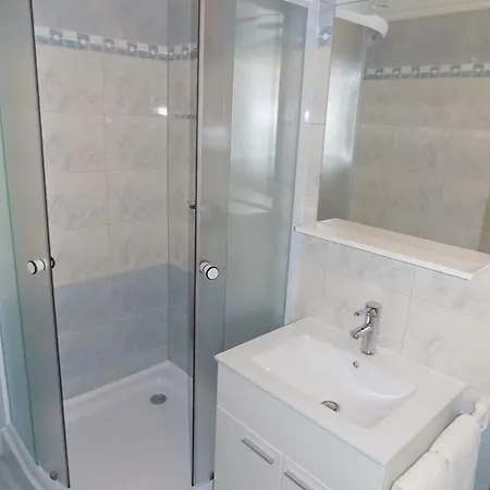 Galeb Pag - At The Main 招待所 帕格