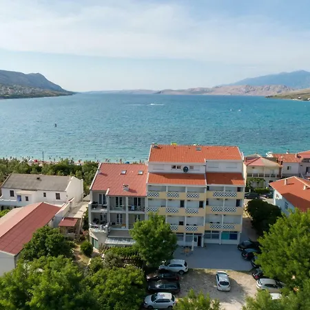 Galeb Pag - At The Main Guest house 2*